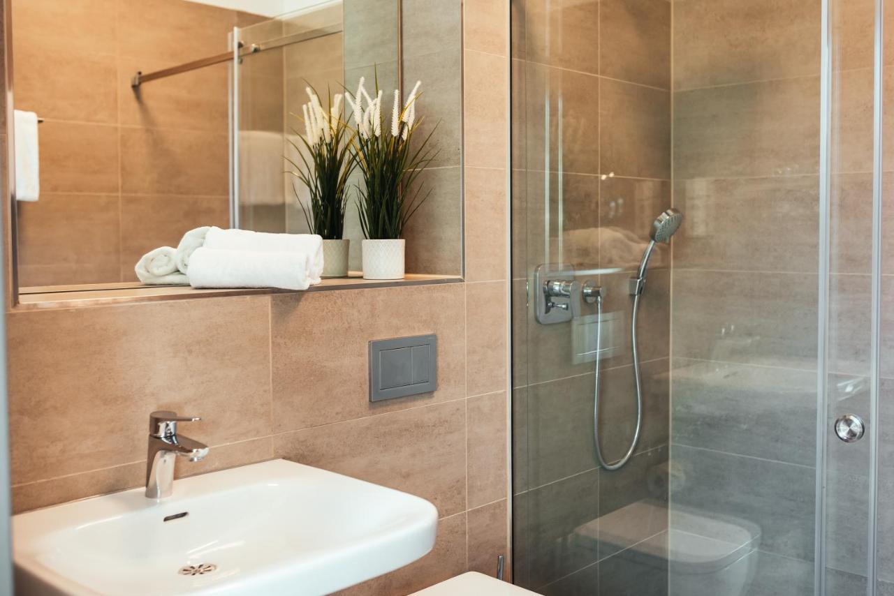 The Rix Studios & Suites Near Sbahn Neukolln Berlin Bagian luar foto
